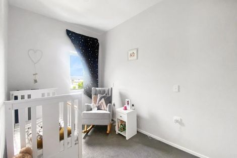 Photo of property in 15 Whakarato Way, Takanini, 2112