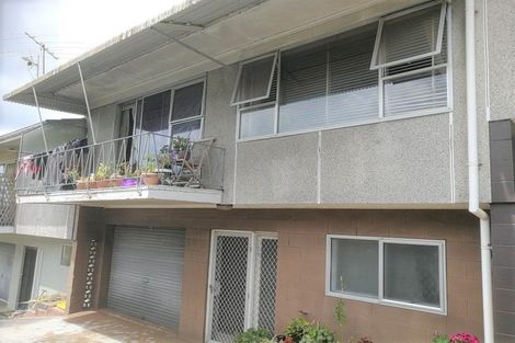 Photo of property in 17a Covil Avenue, Te Atatu South, Auckland, 0610