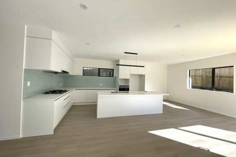 Photo of property in 26c Topliss Drive, Northcross, Auckland, 0632