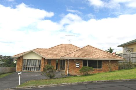 Photo of property in 9 Mannikin Place, Unsworth Heights, Auckland, 0632