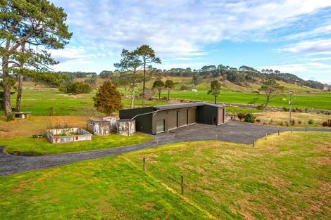 Photo of property in 64 Lees Road, Hahei, Whitianga, 3591