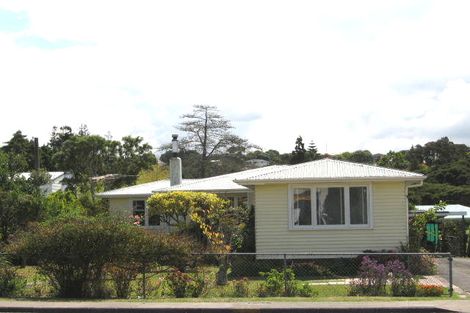 Photo of property in 83 Godley Road, Green Bay, Auckland, 0604