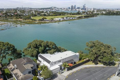 Photo of property in 83 Ngataringa Road, Devonport, Auckland, 0624