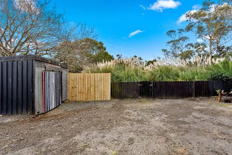 Photo of property in 4 Rere Place, Parakai, 0830