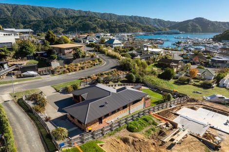 Photo of property in 12 Russell Street, Picton, 7220