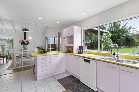 Photo of property in 8 Wiriana Place, Stanmore Bay, Whangaparaoa, 0932