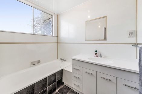 Photo of property in 8 Coates Place, Rangiora, 7400