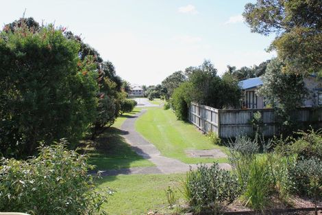 Photo of property in 111 Pinewood Court, Matarangi, Whitianga, 3592