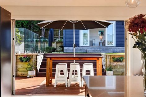 Photo of property in 2/41 Hastings Road, Mairangi Bay, Auckland, 0630