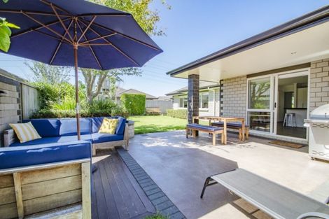 Photo of property in 6 Pohutukawa Place, Karaka, Papakura, 2113