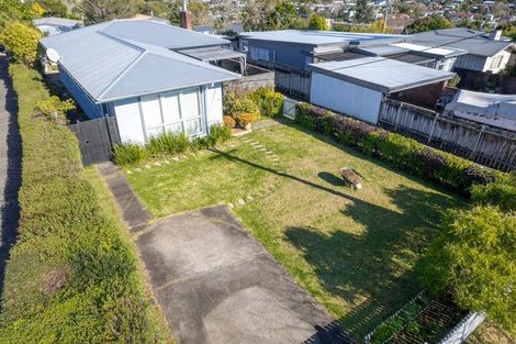 Photo of property in 36 Savoy Road, Glen Eden, Auckland, 0602