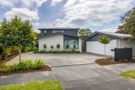 Photo of property in 16 Brackendale Place, Burnside, Christchurch, 8041