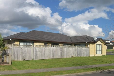 Photo of property in 1 Belcoo Crescent, East Tamaki, Auckland, 2013