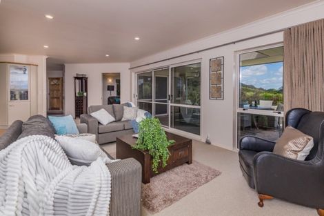 Photo of property in 16 Glen Bruce Place, Ngararatunua, Whangarei, 0176