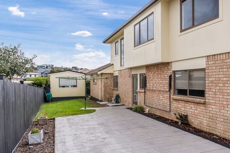 Photo of property in 13 Kahala Place, West Harbour, Auckland, 0618