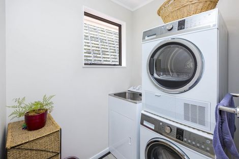 Photo of property in 15 Alleyne Court, Brown Owl, Upper Hutt, 5018