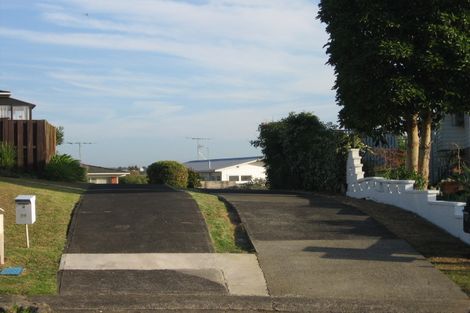 Photo of property in 28 Marcel Place, Glenfield, Auckland, 0629