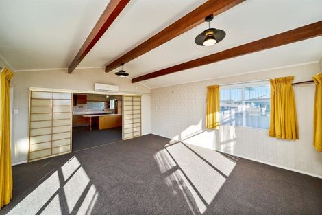 Photo of property in 10 Davidson Street, Hawera, 4610