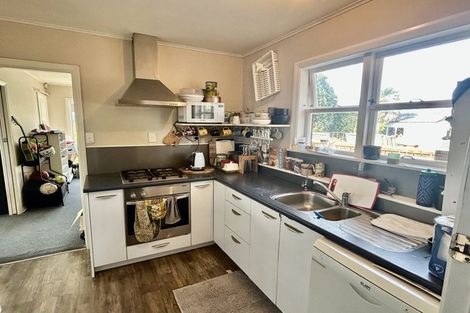 Photo of property in 6 Ngahina Street, Paraparaumu, 5032