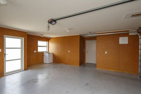 Photo of property in 1 Lorenzo Place, Kelvin Grove, Palmerston North, 4414