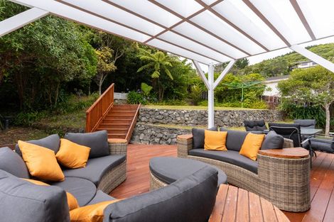 Photo of property in 18 Greyfriars Crescent, Tawa, Wellington, 5028