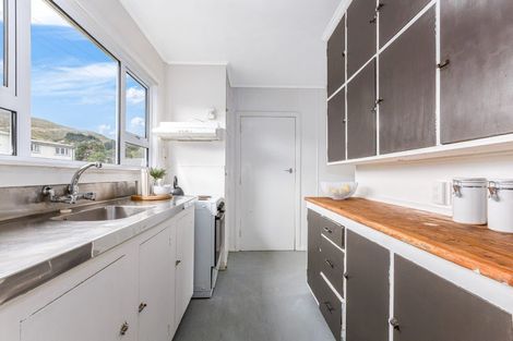 Photo of property in 25 Bell Street, Tawa, Wellington, 5028