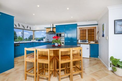 Photo of property in 121 Browns Bay Road, Browns Bay, Auckland, 0630