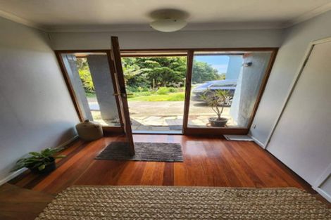 Photo of property in 95 Cornwallis Road, Cornwallis, Auckland, 0604