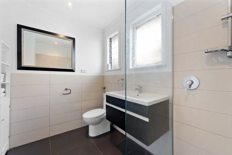 Photo of property in 97 Sunnyside Road, Sunnyvale, Auckland, 0612