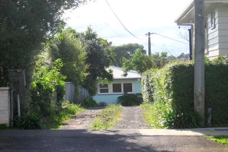 Photo of property in 77 Waimumu Road, Massey, Auckland, 0614