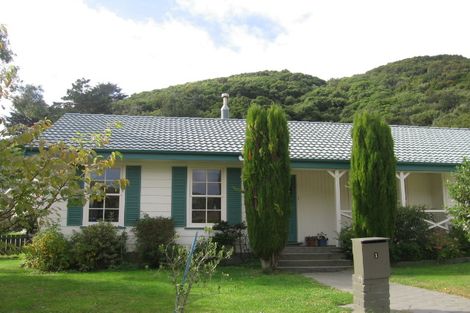 Photo of property in 1 Fitzgerald Place, Karori, Wellington, 6012
