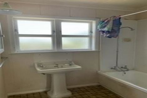 Photo of property in 1 Marsden Terrace, Ohau, Levin, 5570