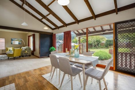 Photo of property in 7 Coates Street, Tawa, Wellington, 5028