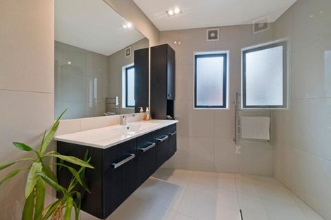 Photo of property in 1 Haineswood Lane, Sockburn, Christchurch, 8042