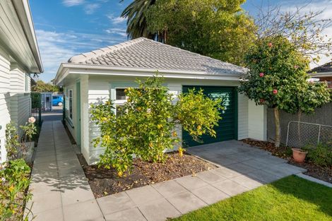 Photo of property in 100 Memorial Avenue, Ilam, Christchurch, 8053