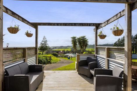 Photo of property in 81 Clearview Road, Lepperton, New Plymouth, 4373