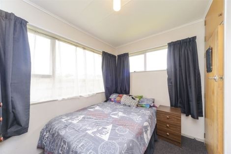Photo of property in 10 Gladys Place, Kelvin Grove, Palmerston North, 4414