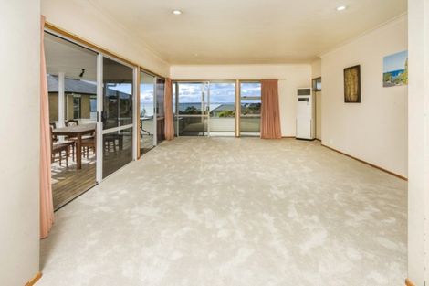 Photo of property in 77 Deep Creek Road, Waiake, Auckland, 0630