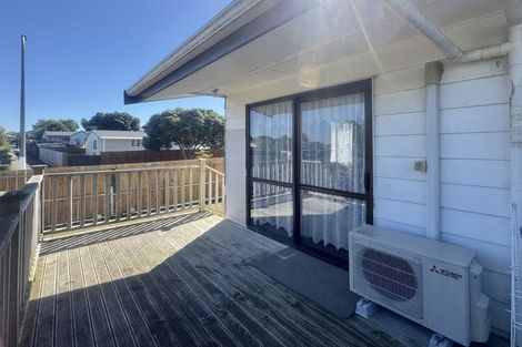 Photo of property in 1/7 Maplesden Drive, Clendon Park, Auckland, 2103