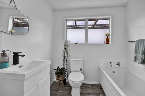 Photo of property in 135 Turuturu Road, Hawera, 4674