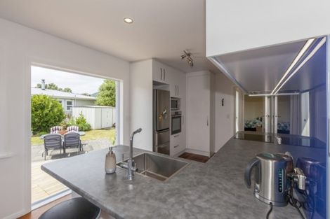 Photo of property in 14 Arawhata Road, Paraparaumu, 5032
