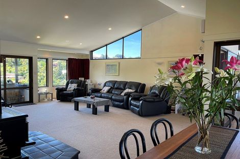 Photo of property in 30a Enfield Road, Hospital Hill, Napier, 4110