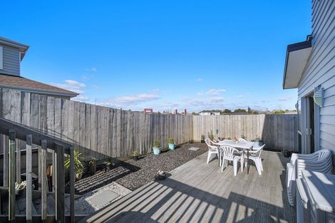 Photo of property in 11 Regis Park Drive, Pukekohe, 2120