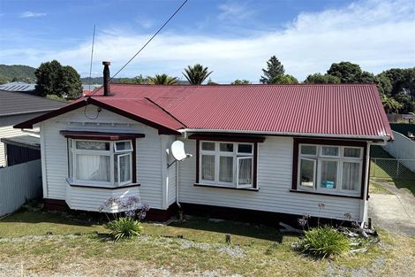 Photo of property in 10 Ashmore Avenue, Cobden, Greymouth, 7802