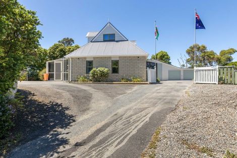 Photo of property in 529 South Road, Omata, New Plymouth, 4374