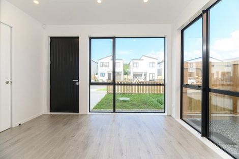 Photo of property in 17 Coast Garden Drive, Hobsonville, Auckland, 0616