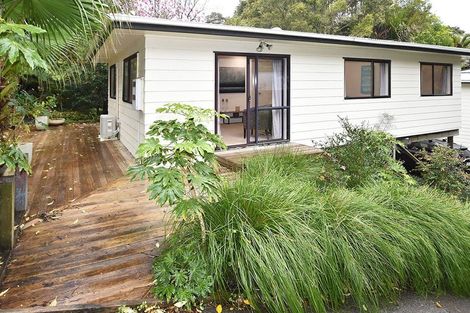 Photo of property in 134 Woodlands Park Road, Titirangi, Auckland, 0604