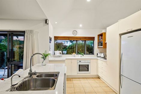 Photo of property in 110 Seaview Road, Glenfield, Auckland, 0629