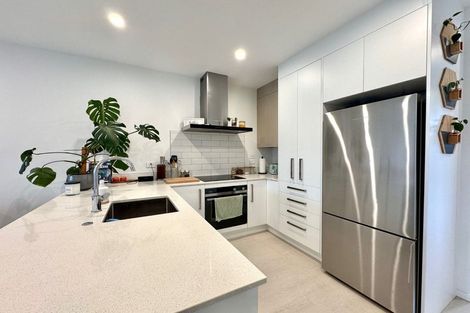 Photo of property in 14 Juniper Drive, Rosehill, Papakura, 2113