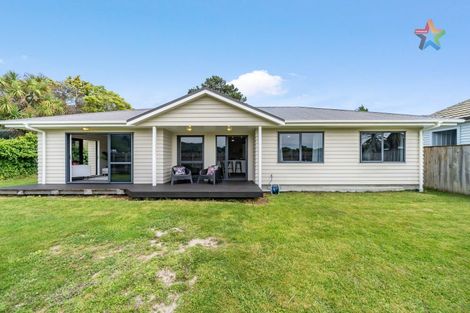 Photo of property in 24a Wainuiomata Road, Wainuiomata, Lower Hutt, 5014